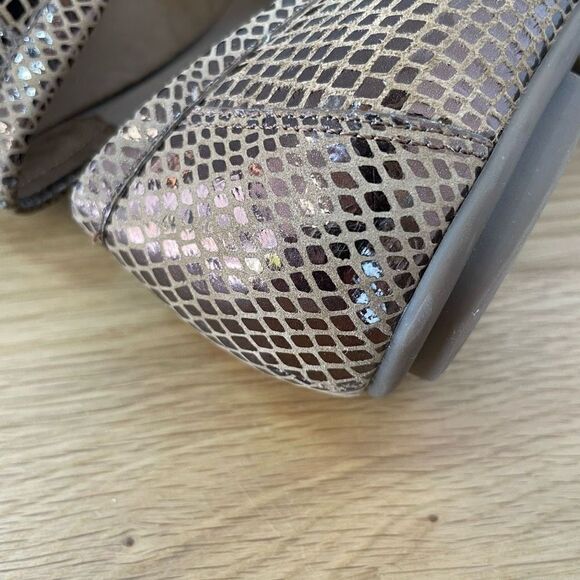 Vionic Larrun Loafer Womens Size 6 Gold Bronze Metallic Snake Slip On Shoe Comfo - Picture 8 of 12